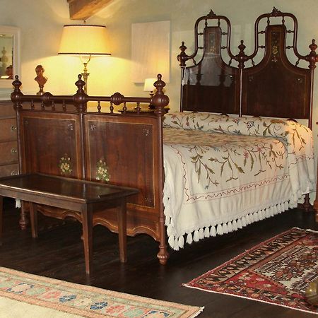 Castello Di Strambinello Bed & Breakfast Room photo