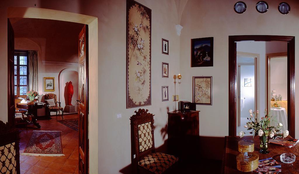 Castello Di Strambinello Bed & Breakfast Exterior photo